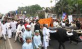 সুলতানি-মুঘল আমলের ঐতিহ্যে ঢাকায় বর্ণাঢ্য ঈদ আনন্দ মিছিল