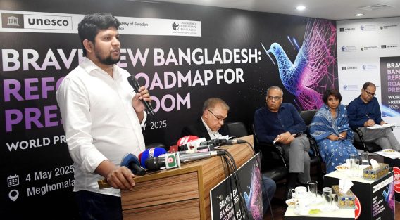 সংবাদমাধ্যম যত বেশি প্রশ্ন করবে রাষ্ট্রের দায়িত্বশীলরা তত সচেতন হবে: মাহফুজ আলম