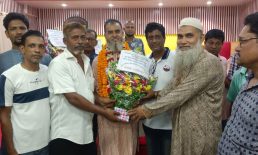 আবদুল মোতালেব আপেলকে জেলা বিএনপির সদস্য করায় সংবর্ধনা