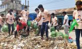 হারিছ চৌধুরী বাজারে ছাত্রদলের পরিচ্ছন্নতা অভিযান