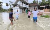 জেলাজুড়ে ভারি বৃষ্টি ও জোয়ারের পানিতে দুর্ভোগ-আতঙ্ক