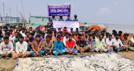 হাতিয়ায় ইলিশসহ ৬টি ট্রলারে ৯৩ জেলে আটক
