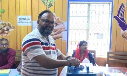 বসুরহাট দোকান-মালিক সমিতির সভাপতি আনোয়ার, সাধারণ সম্পাদক জাহেদ