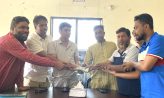 জেলা আন্তজেলা বাস মালিক সমিতির সদস্যকে সংবর্ধনা