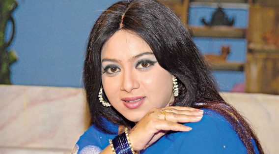 কবে শুটিংয়ে ফিরছেন শাবনূর, জানালেন পরিচালক