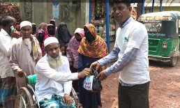 সেনবাগে উম্মে কাইন্ড সংগঠন অসহয় ও দুঃস্থদের মাঝে গোস্ত বিতরণ