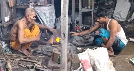 সেনবাগে কামারপাড়া মুখরিত টুং-টাং শব্দে