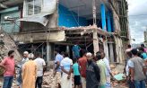খালের ওপর নির্মিত চারতলা ভবন গুঁড়িয়ে দিলেন বেগমগঞ্জের ইউএনও