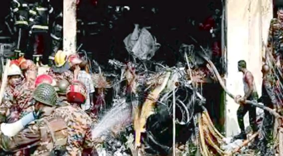 মাইলস্টোন ট্র্যাজেডি: মৃত্যুর কাছে হার মানল শিক্ষার্থী তাসনিয়া
