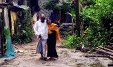 কান্না থামছে না স্বজনদের, অধরা মাইক্রোবাস চালক