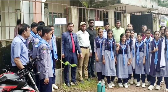 সেনবাগে দুটি শিক্ষা প্রতিষ্ঠানে বৃক্ষ রোপন করে পূর্বালী ব্যাংক