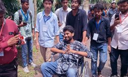 হুইলচেয়ারে ভোট কেন্দ্রে এলেন মেঘমল্লার বসু