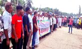 সোনাপুরে যাত্রী ছাউনির নামে খাল ভরাটের প্রতিবাদে মানববন্ধন