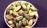 রাতের খাবার শেষে এলাচ খেলে যে ৫ উপকার পাবেন