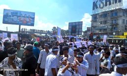নোয়াখালী বিভাগ বাস্তবায়নের দাবিতে সোনাইমুড়িতে মহাসড়ক ব্লকেড