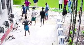 বসুরহাট পৌরসভার প্রশাসনিক কর্মকর্তার বাড়ীতে হামলা ভাংচুরের অভিযোগ