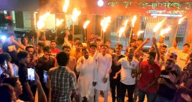 নোয়াখালীর লাশবাহী এ্যাম্বুলেন্সে কুমিল্লায় হামলা, প্রতিবাদে মশাল মিছিল-বিক্ষোভ