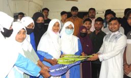 জেলা ছাত্রদল নেতা রকির উদ্যোগে শিক্ষার্থীদের মাঝে ক্রীড়া সামগ্রী বিতরণ