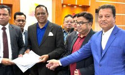 নোয়াখালী-১ আসনে মনোনয়নপত্র জমা দিলেন ব্যারিস্টার মাহবুব উদ্দিন খোকন