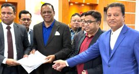নোয়াখালী-১ আসনে মনোনয়নপত্র জমা দিলেন ব্যারিস্টার মাহবুব উদ্দিন খোকন
