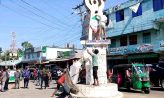সুবর্ণচরে অবৈধ ব্যানার-ফেস্টুন-তোরণ-বিলবোর্ড অপসারণে প্রশাসনের অভিযান