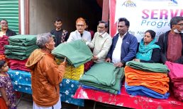 এপেক্স ক্লাব অব নোয়াখালীর উদ্যোগে শীতার্থদের মাঝে কম্বল বিতরণ