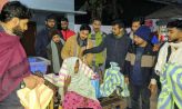 শীতার্ত মানুষের মাঝে ছাত্রদলের কম্বল বিতরণ