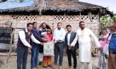 সুবর্ণচরে অসহায় বিধবা ফাতেমা খাতুনের পাশে দাঁড়ালেন ইউএনও