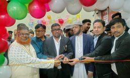 কোম্পানীগঞ্জে খেলাধুলার মানসম্মত সামগ্রী নিয়ে যাত্রা শুরু করল ‘ফ্যালকন স্পোর্টস