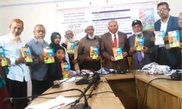 নোয়াখালী পাবলিক লাইব্রেরী ভবনে বাণিজ্যিক প্রতিষ্ঠানের চুক্তি বাতিলের দাবি