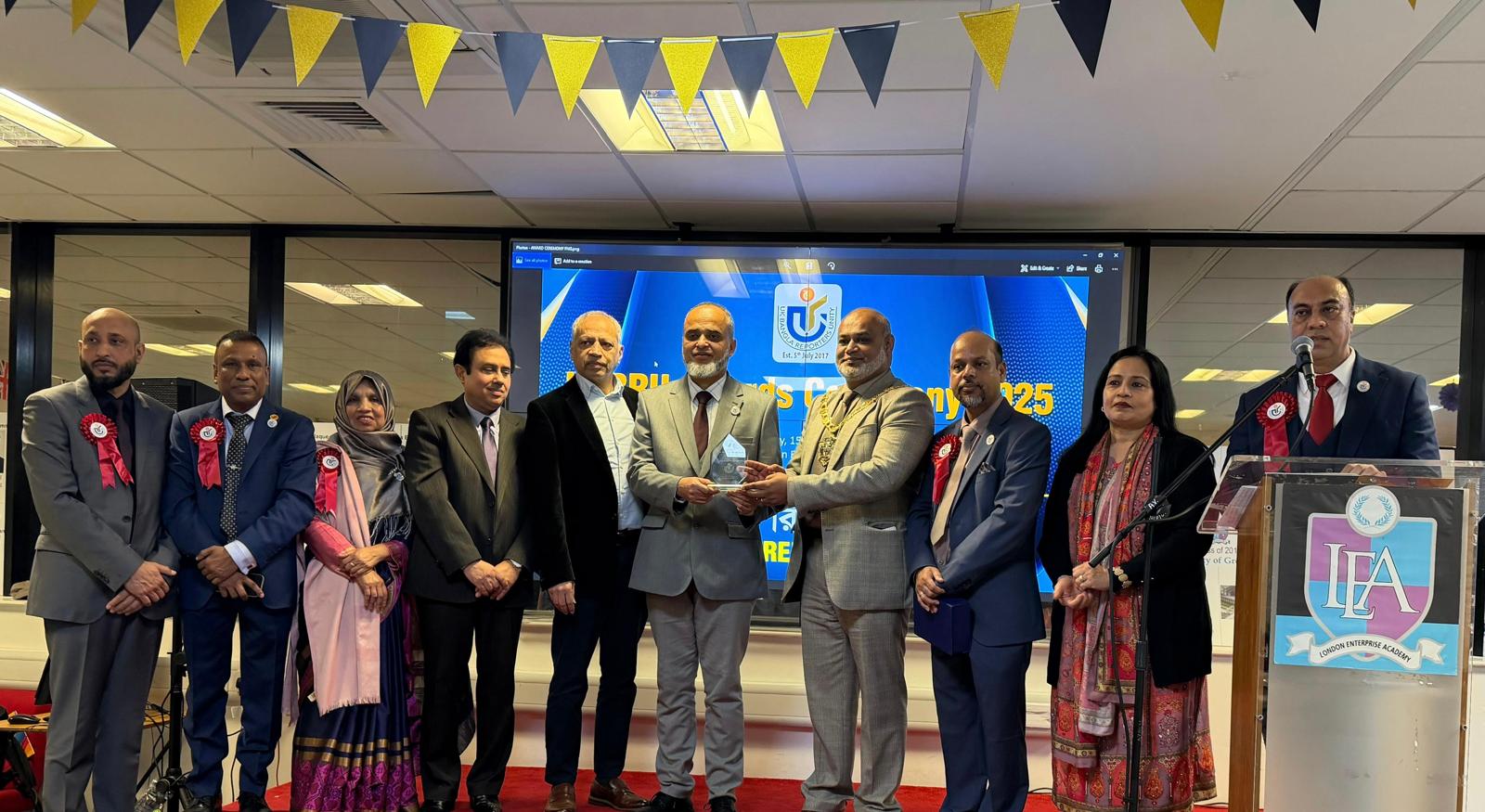 লন্ডনে ‘বেস্ট ফিচার রাইটার অব দ্য ইয়ার’ সম্মাননা পেলেন শাহ মনসুর আলী নোমান