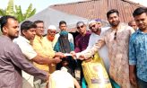 সুবর্ণচরে পচা ভাত দিয়ে ইফতার করা অসহায় নারীর ঘর করে দেওয়ার আশ্বাস ছাত্রদল নেতা নাছিরের