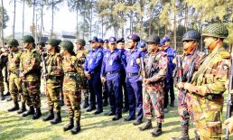 কবিরহাটে নির্বাচনী নিরাপত্তায় যৌথ বাহিনীর মহড়া