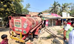  কবিরহাটে তেলবাহী লরি চাপায় ১জনের মৃত্যু, আহত-২