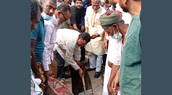 সেনবাগে পরিচ্ছন্নতা কার্যক্রম উদ্বোধন করলেন এমপি জয়নুল আবদিন ফারুক