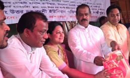 লক্ষ্মীপুরে দুস্থদের মাঝে ভিজএফ চাল বিতরণ