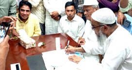 জেলা পরিষদের প্রশাসক হারুনুর রশিদ আজাদের দায়িত্ব গ্রহণ
