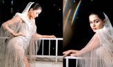 থাই স্লিট ড্রেসে উষ্ণতা ছড়াচ্ছেন প্রিয়াঙ্কা