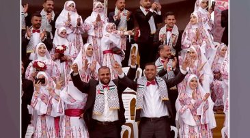 যুদ্ধবিধ্বস্ত গাজায় ৩০০ দম্পতির গণবিয়ে