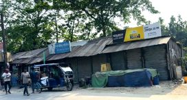 লক্ষ্মীপুরে সিরিয়াল ভঙ্গকারী বাইকারকে তেল না দেওয়ায় দোকানীকে মারধর