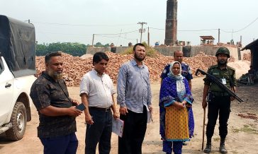 সেনবাগে ভ্রাম্যমান আদালতের অভিযান ৩ ইট ভাটার মালিকের নিকট থেকে ৬ লক্ষ টাকা জরিমানা আদায়