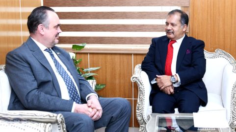 গণমাধ্যমের স্বাধীনতা নিশ্চিতে বদ্ধপরিকর সরকার : মার্কিন রাষ্ট্রদূতকে তথ্যমন্ত্রী