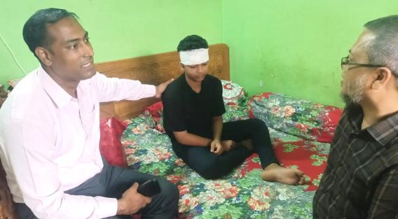 পরীক্ষার হলে ফ্যান পড়ে আহত শিক্ষার্থীর খোঁজ নিতে বাসায় ইউএনও