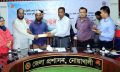 বিআরটিএ ট্রাস্টি বোর্ডের আর্থিক সহায়তার চেক বিতরণ