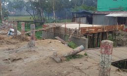 নিষেধাজ্ঞা উপেক্ষা করে রাতেই শেষ ব্রিজের ঢালাই কাজ