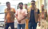 “কাভার্ডভ্যান থেকে কাপড় উধাও হাতিয়ায় উদ্ধার স্বেচ্ছাসেবক দল নেতা গ্রেপ্তার