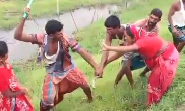 সুবর্ণচরে প্রকাশ্যে দম্পতিকে পেটালেন যুবদল নেতা, ভিডিও ভাইরাল