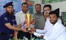 মাইজদীতে মাদকবিরোধী বিতর্কে চ্যাম্পিয়ন নোয়াখালী সরকারি কলেজ
