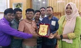 মাদকবিরোধী কমিটির উদ্যোগে ইউএনও’র সঙ্গে মতবিনিময় ও সম্মাননা প্রদান