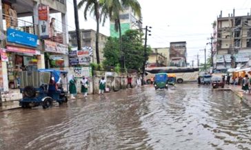টানা বৃষ্টিতে জেলাজুড়ে জলাবদ্ধতা, দুর্ভোগে জনজীবন